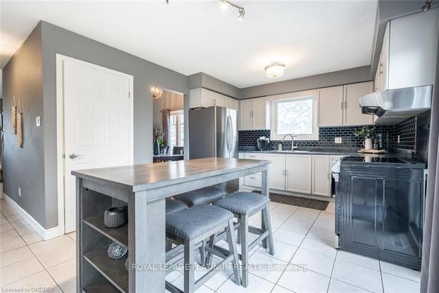 69 Dalton Cres, House detached with 3 bedrooms, 4 bathrooms and 3 parking in Hamilton ON | Image 3