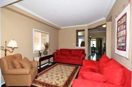 3256 Escada Dr, House detached with 4 bedrooms, 3 bathrooms and 3 parking in Mississauga ON | Image 3