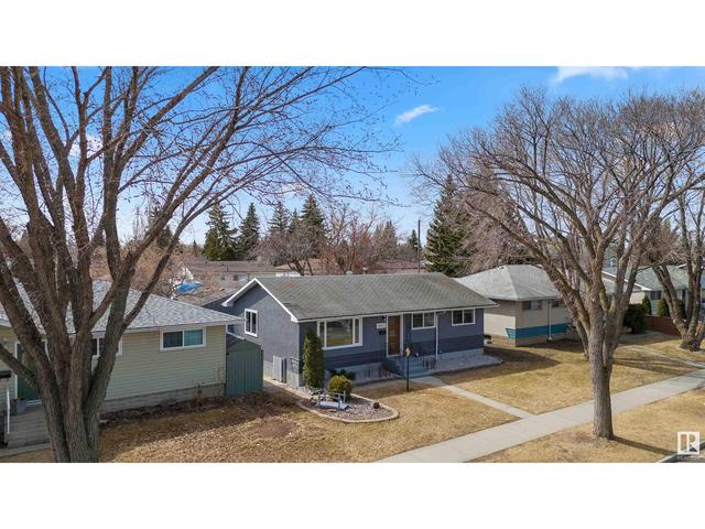 16011 92 Av Nw, House detached with 5 bedrooms, 2 bathrooms and null parking in Edmonton AB | Image 44