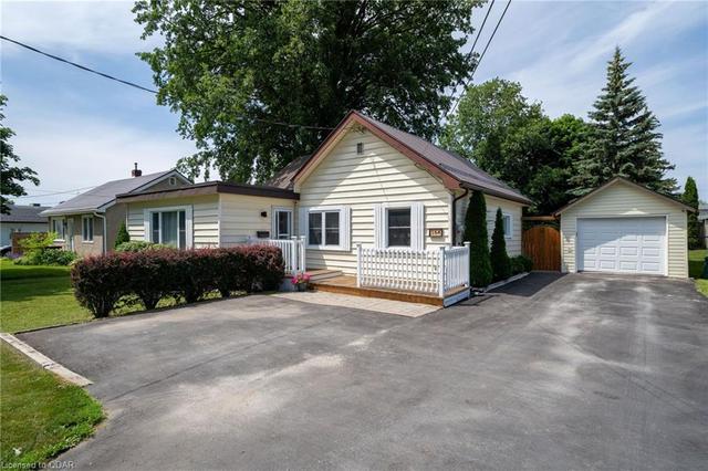 164 Herchimer Avenue, House detached with 2 bedrooms, 1 bathrooms and null parking in Belleville ON | Image 1
