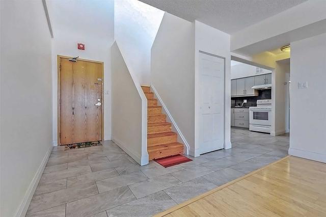 813 - 39 Kimbercroft Crt, Condo with 2 bedrooms, 2 bathrooms and 1 parking in Toronto ON | Image 17