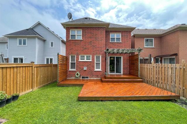 38 Wells Cres, House detached with 4 bedrooms, 4 bathrooms and 3 parking in Whitby ON | Image 27