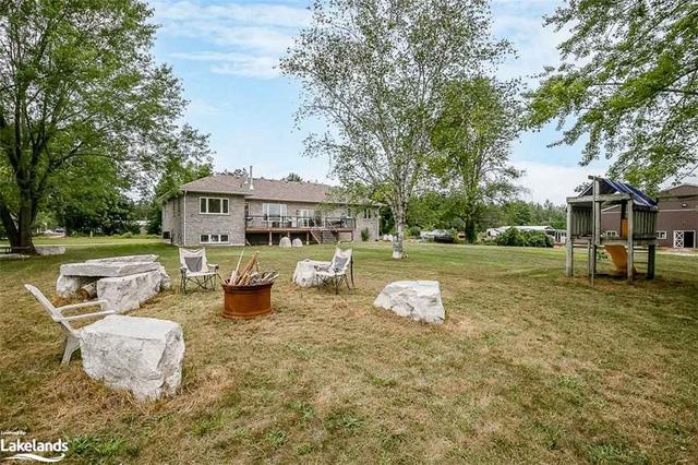 1561 Flos Eight Road W, House detached with 6 bedrooms, 3 bathrooms and 17 parking in Springwater ON | Image 26