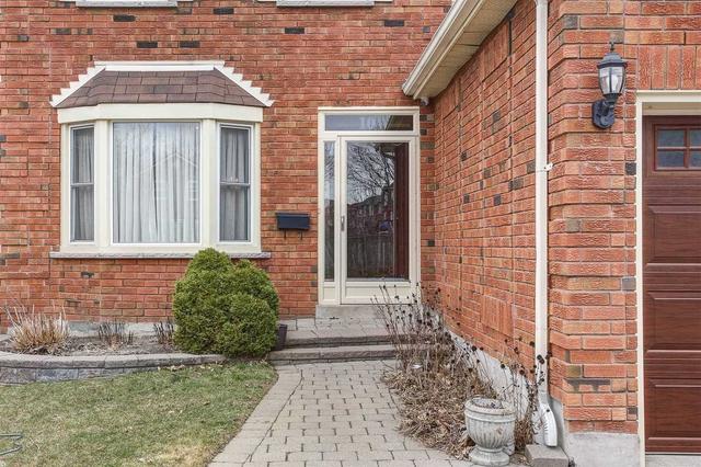 10 Dartmoor Dr, House detached with 4 bedrooms, 3 bathrooms and 4 parking in Toronto ON | Image 23