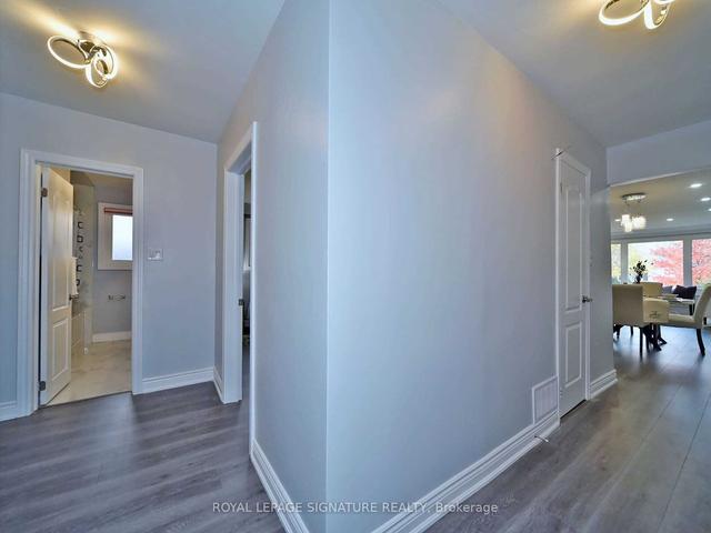 71 Fortrose Cres, House semidetached with 3 bedrooms, 3 bathrooms and 4 parking in Toronto ON | Image 6
