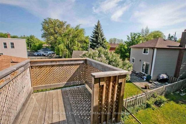718 Simcoe St S, House detached with 3 bedrooms, 3 bathrooms and 7 parking in Oshawa ON | Image 8