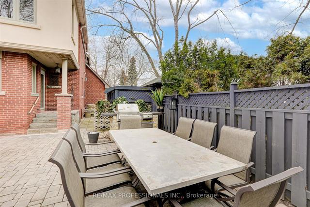 62 Willingdon Blvd, House detached with 3 bedrooms, 3 bathrooms and 3 parking in Toronto ON | Image 28
