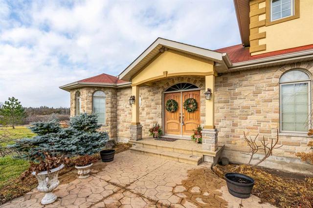 3963 Clarke Road, Home with 4 bedrooms, 5 bathrooms and 15 parking in Kingston ON | Image 5