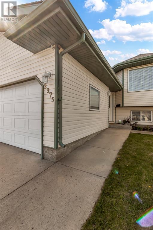 2375 Hatcher Drive Ne, House detached with 4 bedrooms, 3 bathrooms and 4 parking in Medicine Hat AB | Image 32