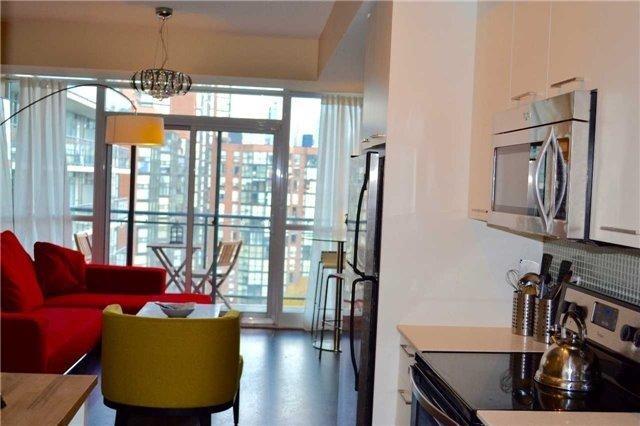 1001 - 775 King St W, Condo with 2 bedrooms, 2 bathrooms and 1 parking in Toronto ON | Image 8
