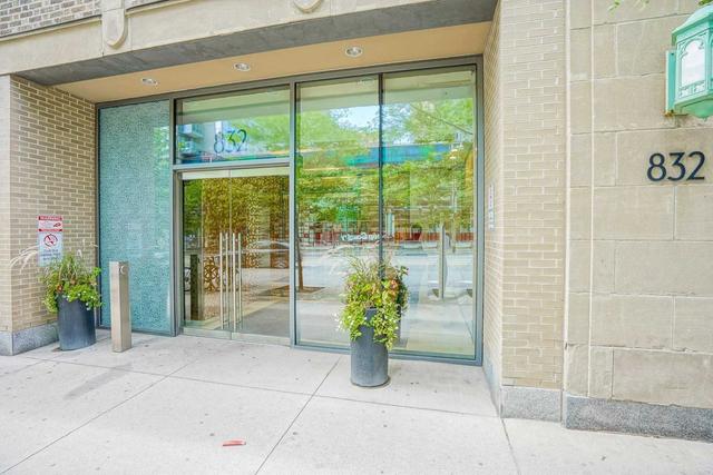 1905 - 832 Bay St, Condo with 2 bedrooms, 2 bathrooms and 1 parking in Toronto ON | Image 12