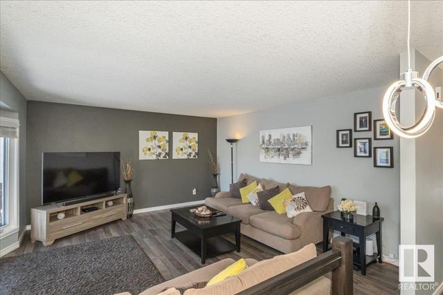 8433 14 Av Nw, House detached with 4 bedrooms, 3 bathrooms and 4 parking in Edmonton AB | Image 6