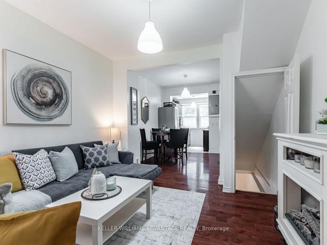 43 Blackburn St, House attached with 4 bedrooms, 2 bathrooms and 0 parking in Toronto ON | Image 2