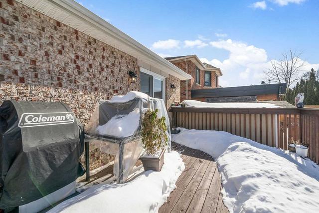 32 Strawberry Hill Crt, House detached with 3 bedrooms, 2 bathrooms and 5 parking in Caledon ON | Image 26