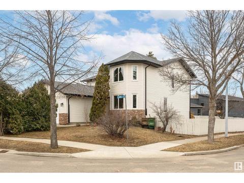 14 Laird Pl, House detached with 5 bedrooms, 3 bathrooms and 4 parking in St. Albert AB | Card Image