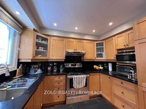 6945 Harris Rd, House detached with 3 bedrooms, 4 bathrooms and 4 parking in Mississauga ON | Image 15
