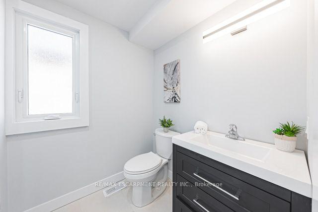 584 Corbett St, House detached with 4 bedrooms, 2 bathrooms and 1 parking in Hamilton ON | Image 37