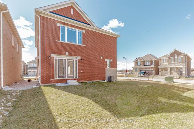 1203 Trudeau Dr, House detached with 4 bedrooms, 4 bathrooms and 6 parking in Milton ON | Image 35