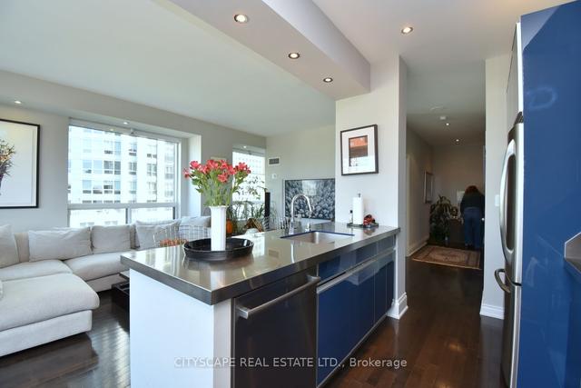 903 - 102 Bloor St N, Condo with 1 bedrooms, 2 bathrooms and 0 parking in Toronto ON | Image 3