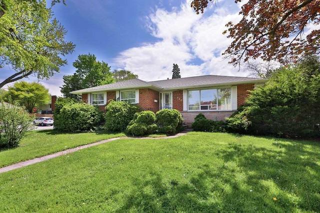480 Lees Lane, House detached with 3 bedrooms, 1 bathrooms and 2 parking in Oakville ON | Image 1