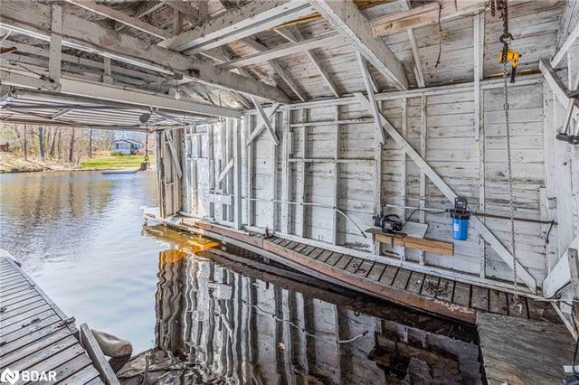 Boat house with Wet slip | Image 38