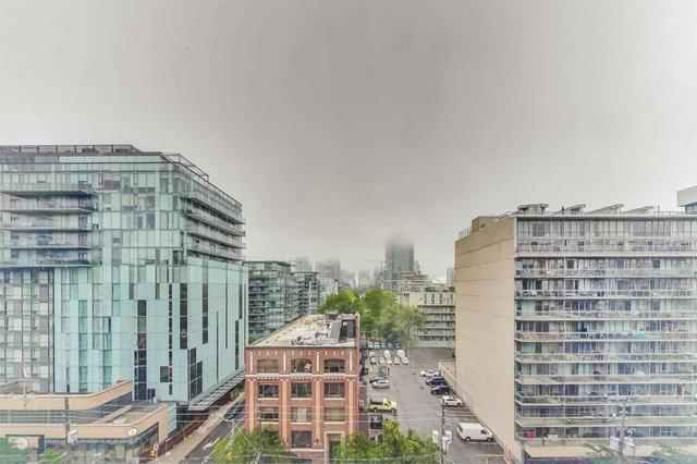 806 - 60 Bathurst St, Condo with 1 bedrooms, 1 bathrooms and 1 parking in Toronto ON | Image 20