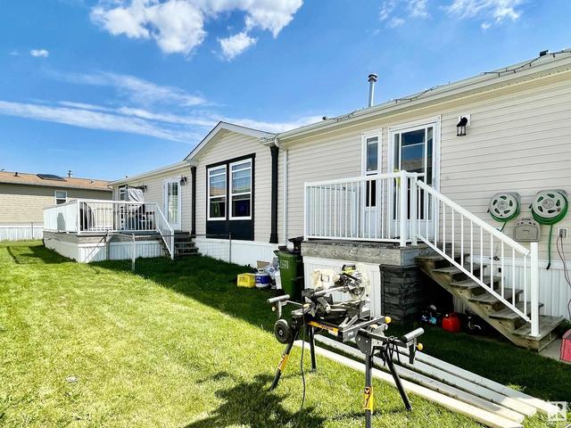 537 Maple Wood Cr Nw, Home with 3 bedrooms, 2 bathrooms and null parking in Edmonton AB | Image 2