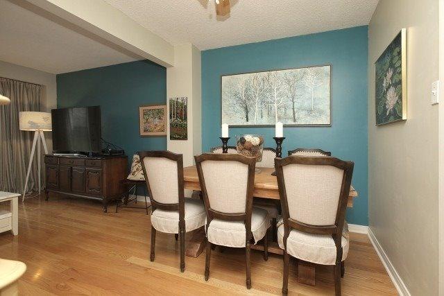 10 - 209 Castle Rock Dr, Townhouse with 3 bedrooms, 3 bathrooms and 3 parking in Richmond Hill ON | Image 3