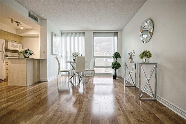 1702 - 763 Bay St, Condo with 1 bedrooms, 1 bathrooms and 1 parking in Toronto ON | Image 5