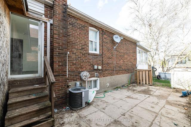 1251 Warden Ave, House detached with 3 bedrooms, 2 bathrooms and 3 parking in Toronto ON | Image 35