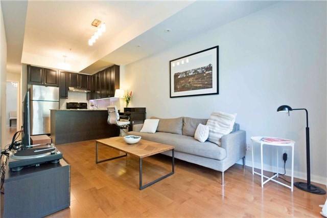Th8 - 78 Carr St, Condo with 1 bedrooms, 1 bathrooms and 1 parking in Toronto ON | Image 5