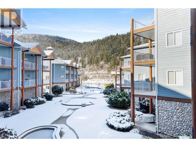 b201 - 1118 Riverside Avenue, Condo with 2 bedrooms, 2 bathrooms and null parking in Sicamous BC | Image 40