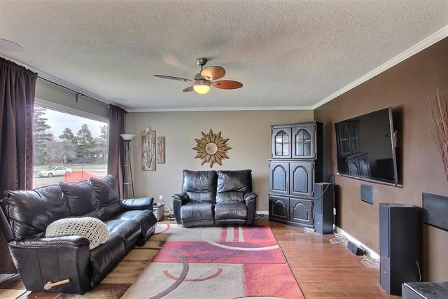 4609 52 Street, House detached with 6 bedrooms, 2 bathrooms and 6 parking in Olds AB | Image 9