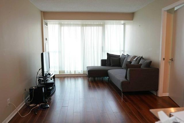 1004 - 185 Legion Rd N, Condo with 2 bedrooms, 1 bathrooms and 1 parking in Toronto ON | Image 2
