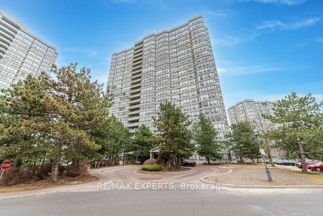 2007 - 24 Hanover Rd, Condo with 2 bedrooms, 2 bathrooms and 1 parking in Brampton ON | Image 1