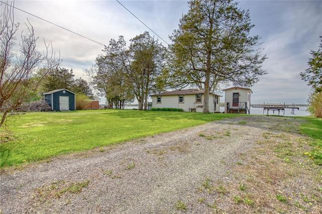 541e South Shore Road, House detached with 2 bedrooms, 1 bathrooms and 4 parking in Greater Napanee ON | Image 24