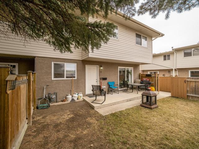 11 - 1915 18 Avenue N, Home with 3 bedrooms, 1 bathrooms and 2 parking in Lethbridge AB | Image 5