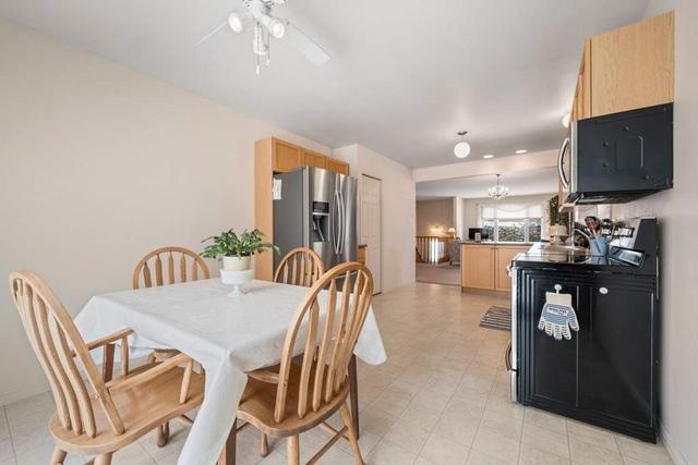 80 Calverley St, House detached with 2 bedrooms, 2 bathrooms and 5 parking in Orillia ON | Image 3