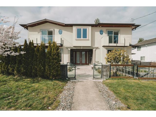 808 E 10th Street, House detached with 7 bedrooms, 6 bathrooms and null parking in North Vancouver BC | Card Image