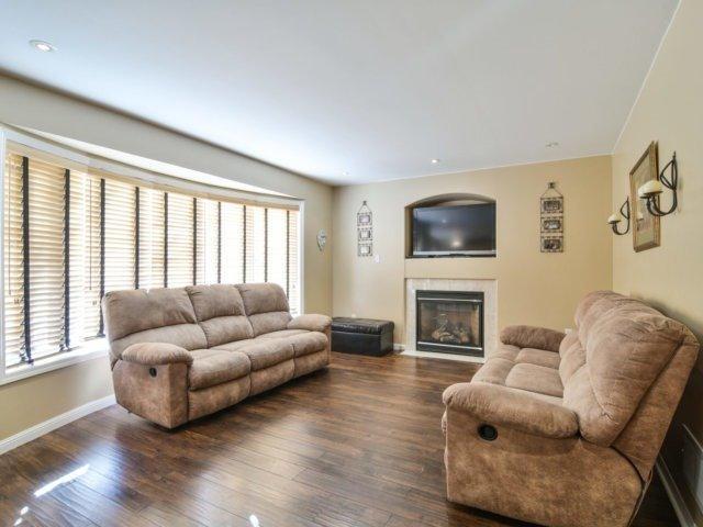 1187 Barr Cres, House detached with 4 bedrooms, 3 bathrooms and 2 parking in Milton ON | Image 10