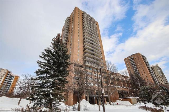350 - 505 St Laurent Street, Condo with 3 bedrooms, 2 bathrooms and 1 parking in Ottawa ON | Image 2