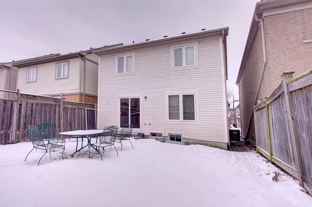 1962 Secretariat Pl, House detached with 4 bedrooms, 3 bathrooms and 3 parking in Oshawa ON | Image 8