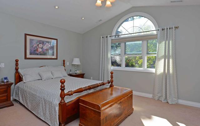 42 Fordover Dr, House detached with 4 bedrooms, 3 bathrooms and 3 parking in Toronto ON | Image 8