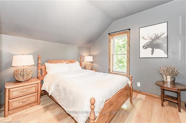 292 Wellington St N, House detached with 4 bedrooms, 2 bathrooms and 7 parking in Kitchener ON | Image 18