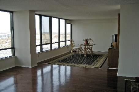 1807 - 65 Skymark Dr, Condo with 1 bedrooms, 2 bathrooms and 2 parking in Toronto ON | Image 4