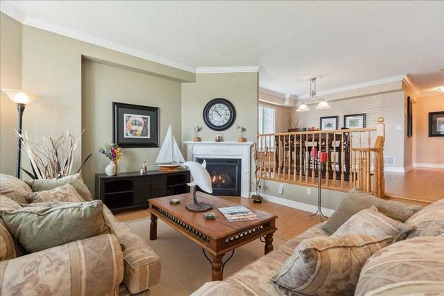 th1 - 442 Maple Ave, Townhouse with 3 bedrooms, 3 bathrooms and 3 parking in Burlington ON | Image 40