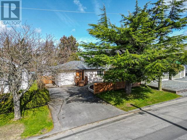 36 Hampton Rd, House detached with 4 bedrooms, 4 bathrooms and 3 parking in Saanich BC | Image 37