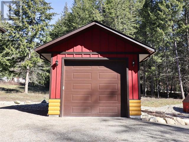 2589 Airstrip Road, House detached with 3 bedrooms, 3 bathrooms and 2 parking in Columbia Shuswap F BC | Image 70