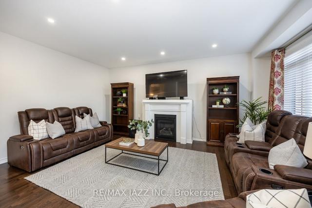 123 Crombie St, House detached with 4 bedrooms, 5 bathrooms and 4 parking in Clarington ON | Image 5