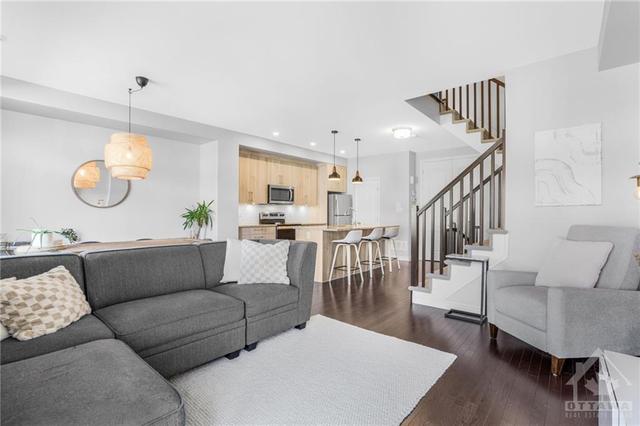 516 Stadacone Row, House attached with 2 bedrooms, 3 bathrooms and 3 parking in Ottawa ON | Image 14